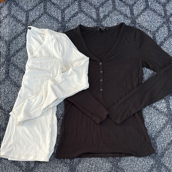 RW&CO. Tops - RW&CO White and Black Fitted Long Sleeve Blouses